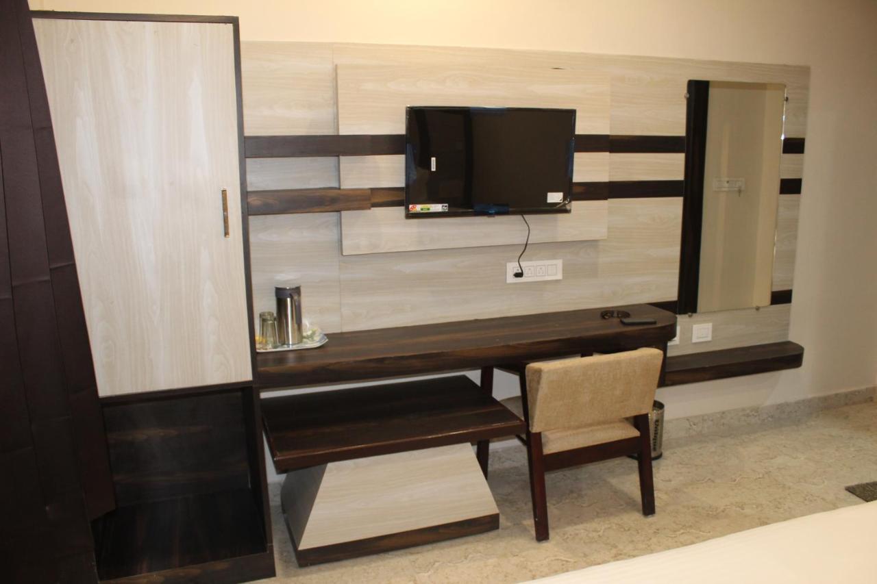 Hotel Blue Sky Haridwar Ngoại thất bức ảnh